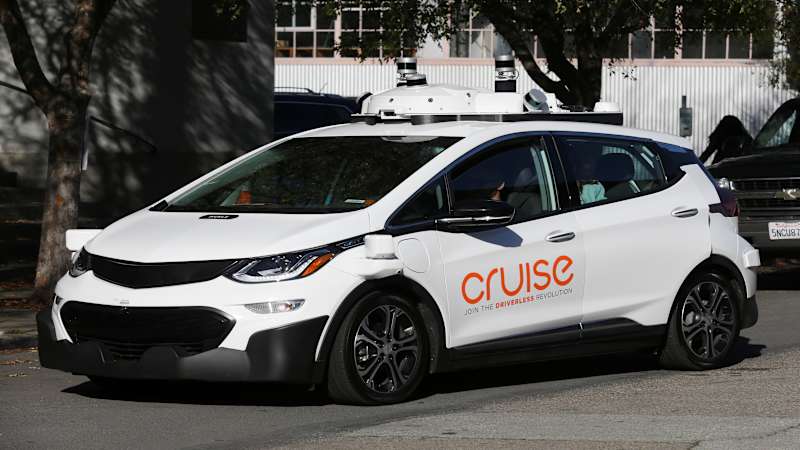 Self-driving vehicles still scare American drivers, AAA finds